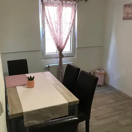 Πανσιόν Na Namesti Kraslice